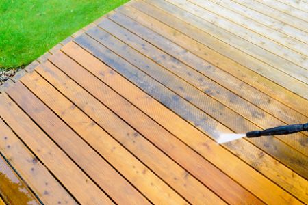 Deck Cleaning Thumbnail